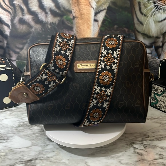 Christian Dior Vintage Honeycomb Clutch/Cosmetic Bag With Crossbody Strap. - Picture 3 of 17